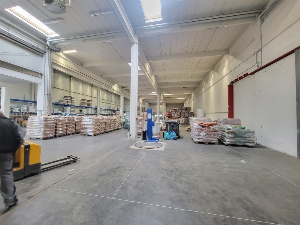 PROVISIONSFREI ! Top Produktions-/Lagerhalle mit Büroflächen