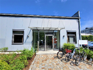 Moderner Fimensitz in attraktivem Umfeld - Büro und Halle
