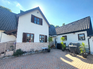 Doppelhaus in ruhiger, familienfreundlicher Lage